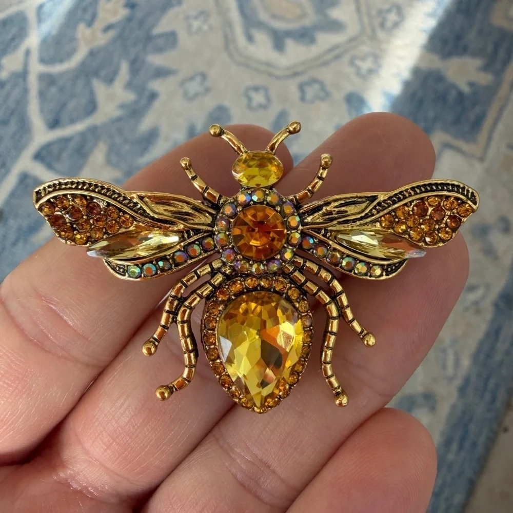 Vintage Gold Bee Brooch – Amber Crystal Insect Pin Statement Jewelry